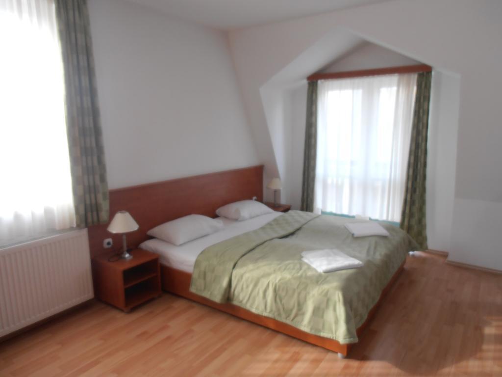 Hotel Kristaly Hajdúszoboszló 객실 사진